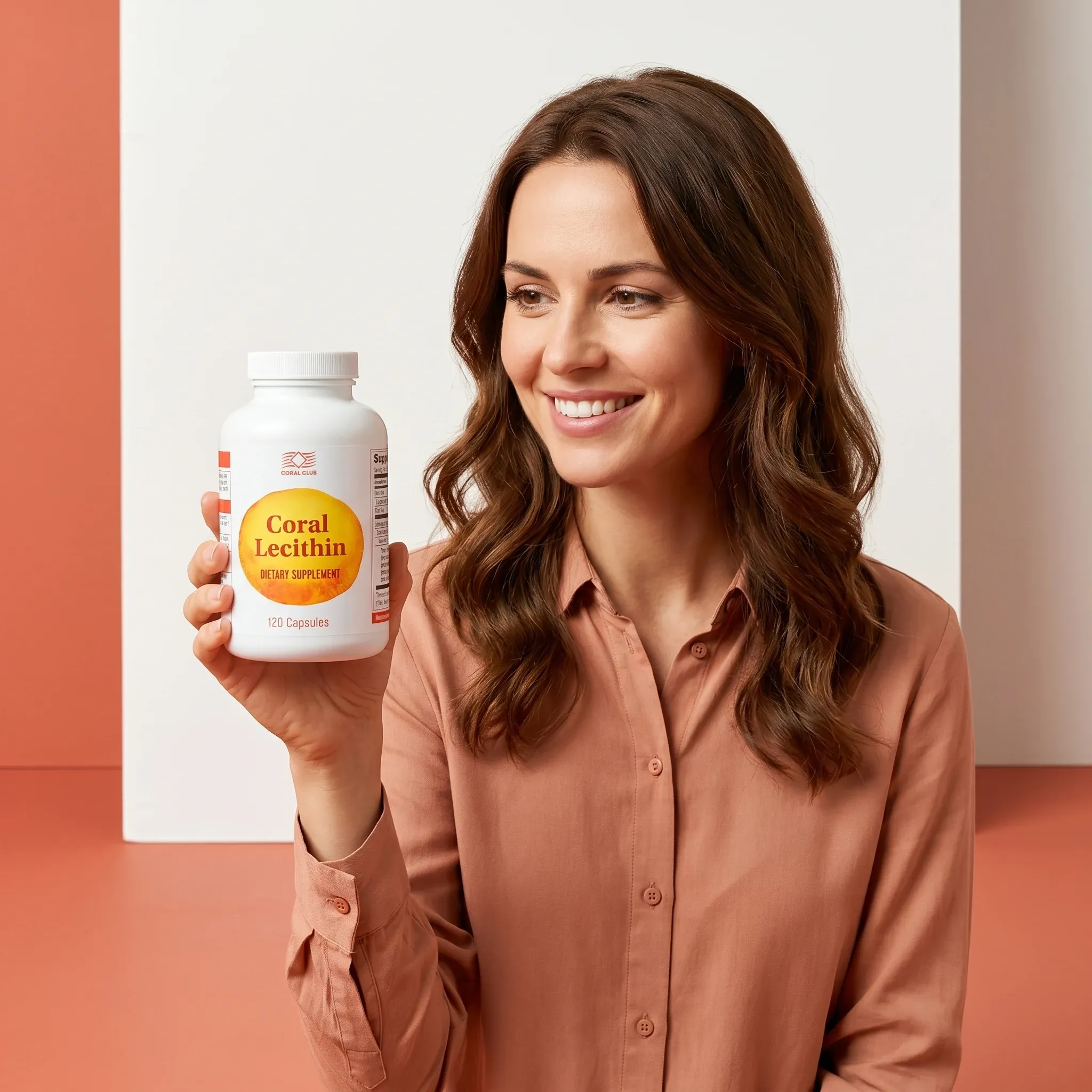 Moteris laiko Coral Lecithin pakuotę