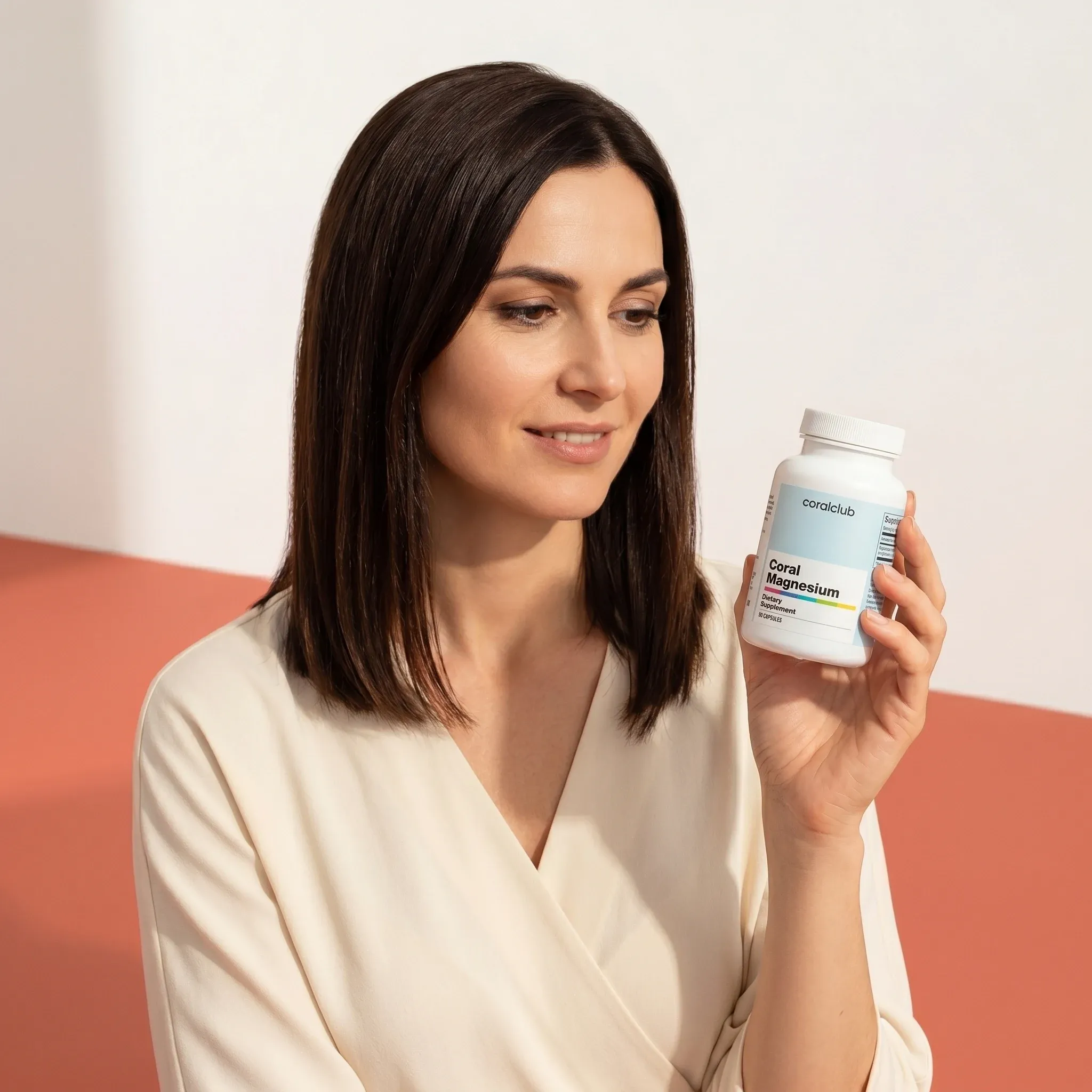 Moteris laiko Coral Magnesium pakuotę