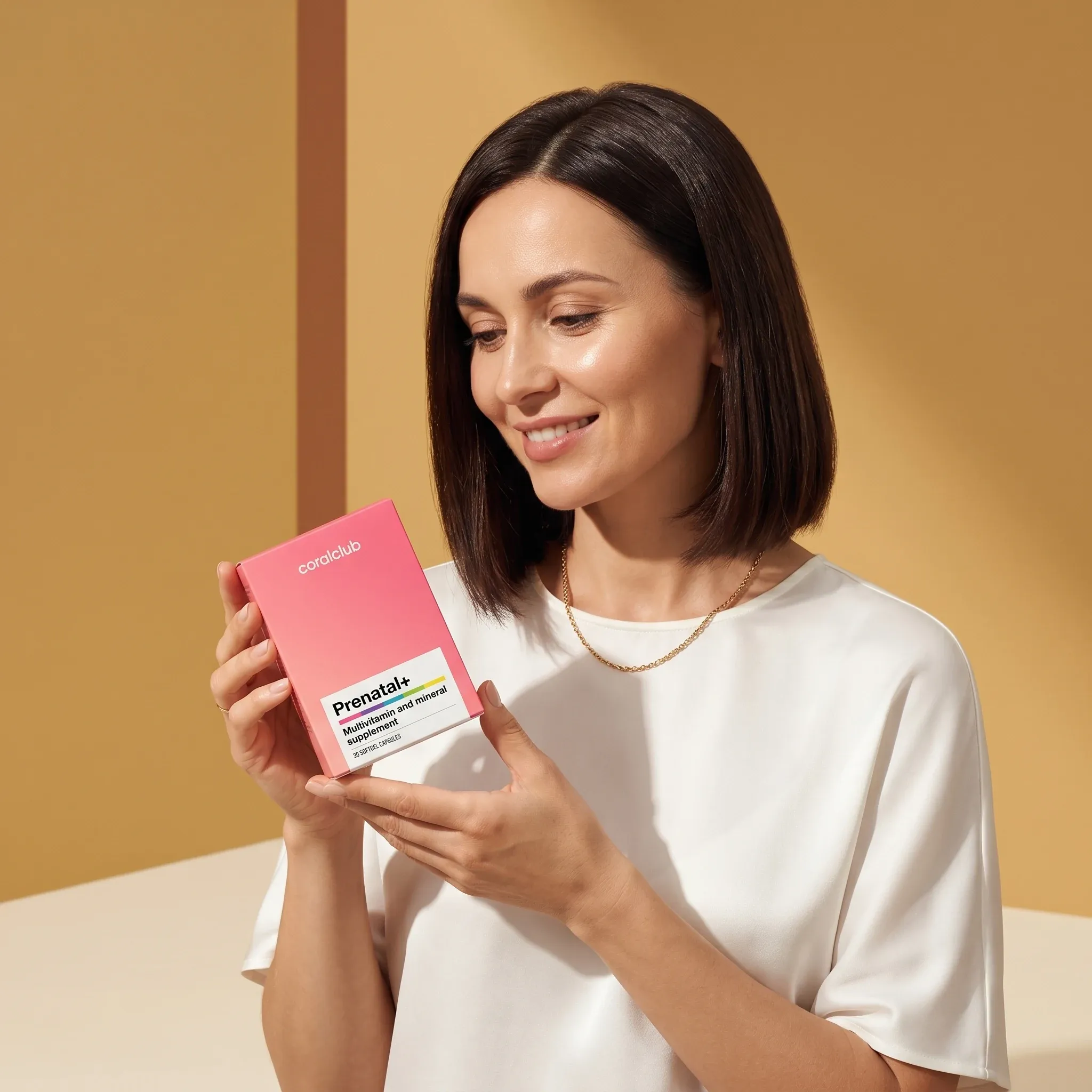 Moteris laiko Prenatal+ pakuotę